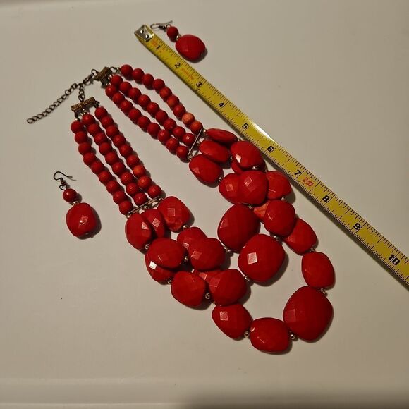 Red Necklace and Earrings Set see measurements - Picture 5 of 5